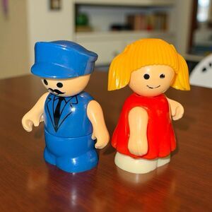 Vintage 1984 Li’l Playmates Police Officer & Girl Figure 2” A46